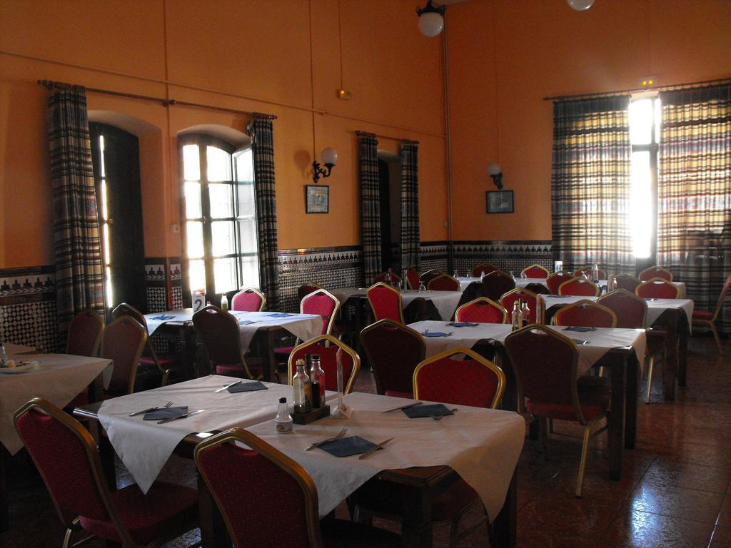 Hostal Nicol'S Hotell Luque Exteriör bild